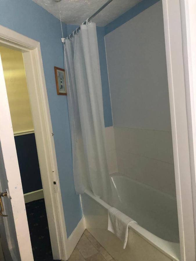 Leamington House Bed & Breakfast Бармут Екстериор снимка
