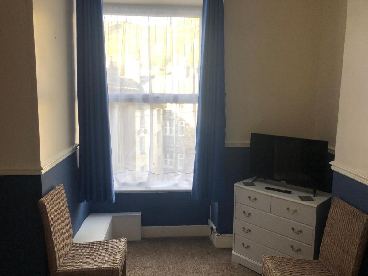 Leamington House Bed & Breakfast Бармут Екстериор снимка