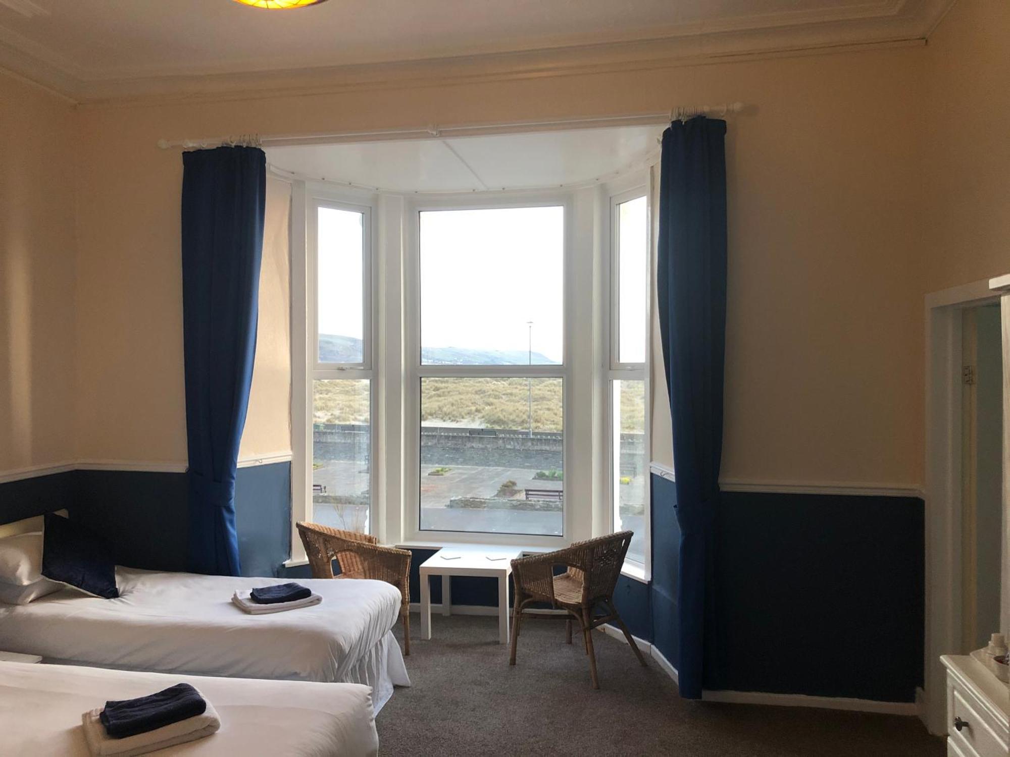 Leamington House Bed & Breakfast Бармут Екстериор снимка